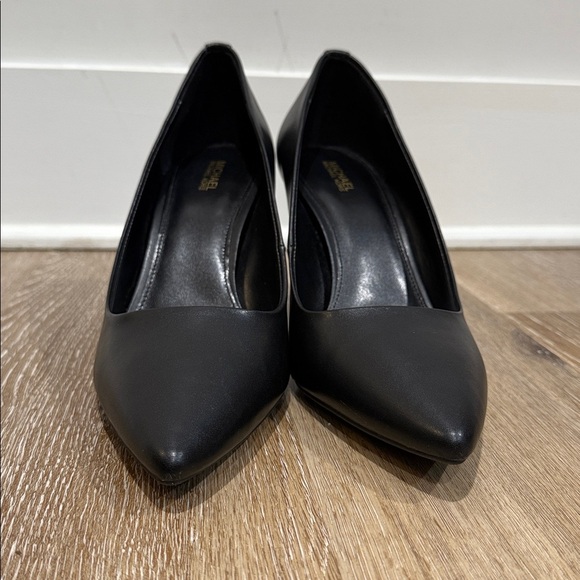 Michael Kors Size 10 Black Heels - Picture 2 of 12